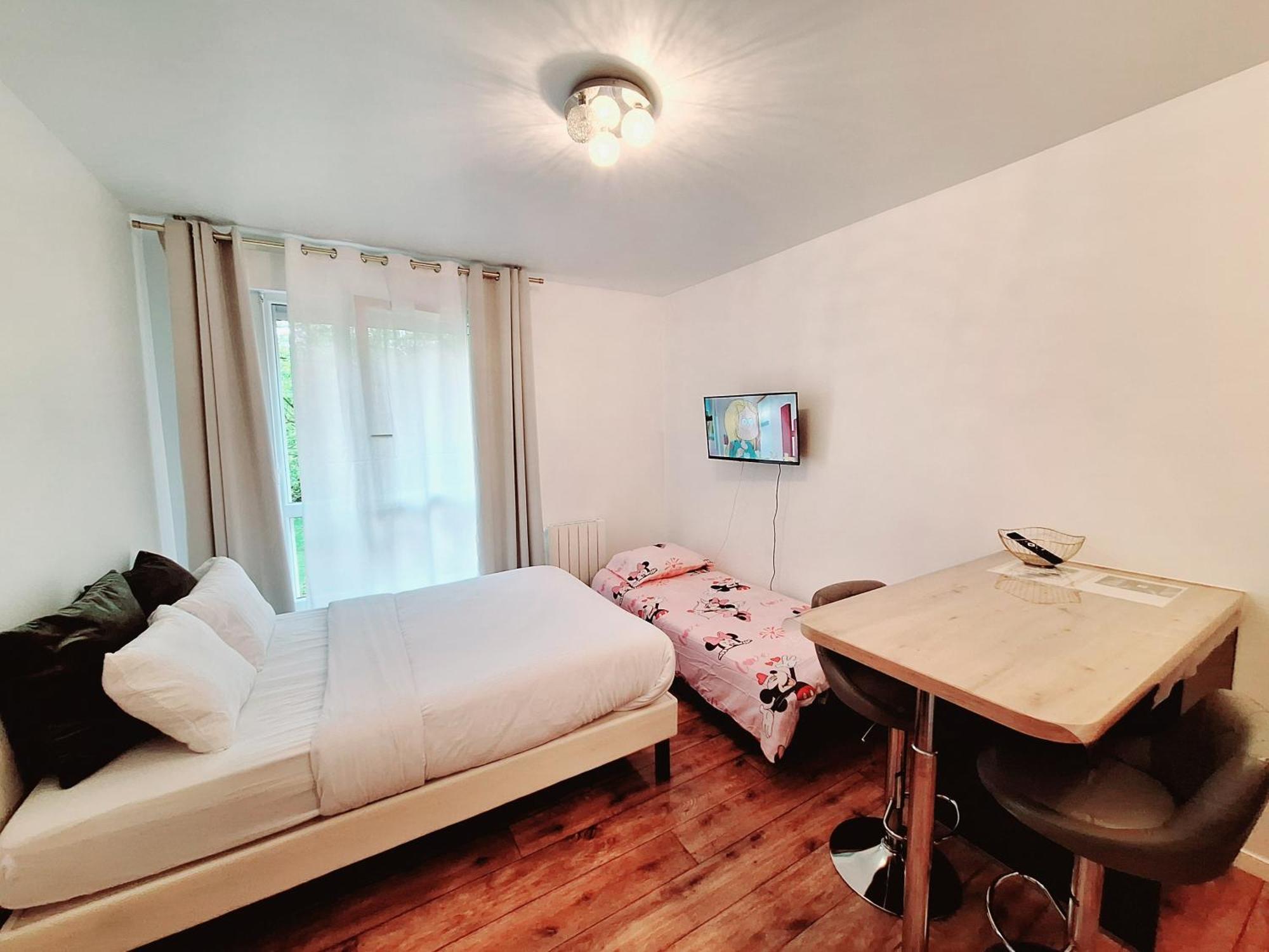 Studio Alpha - 2Min By Train To Disneyland Or 20Min Walk - 5Min Walk To "Val D'Europe" Station Монтеврен Екстер'єр фото